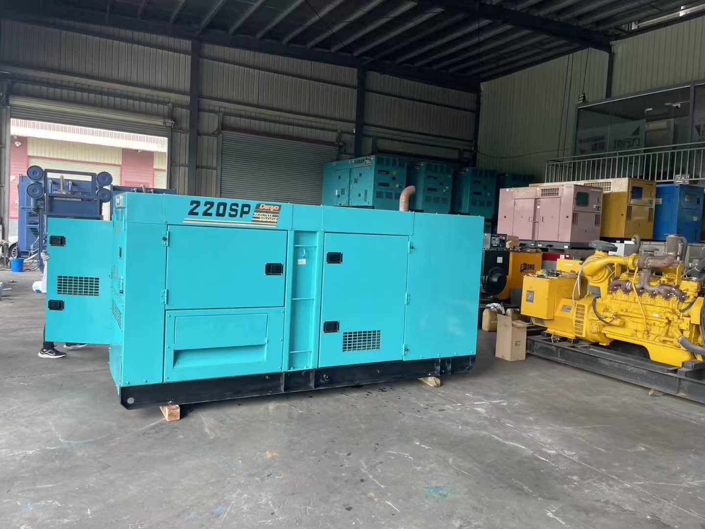 张店800kW 柴油发电机的输出电流波动范围是多少？