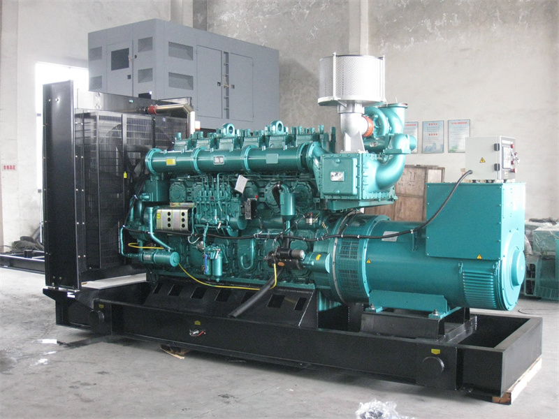 张店200KW 柴油发电机的油耗是多少？